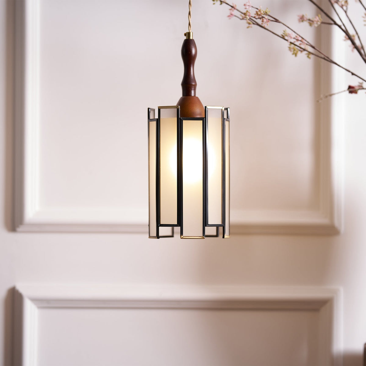 Ebjan Stained Glass Pendant Light
