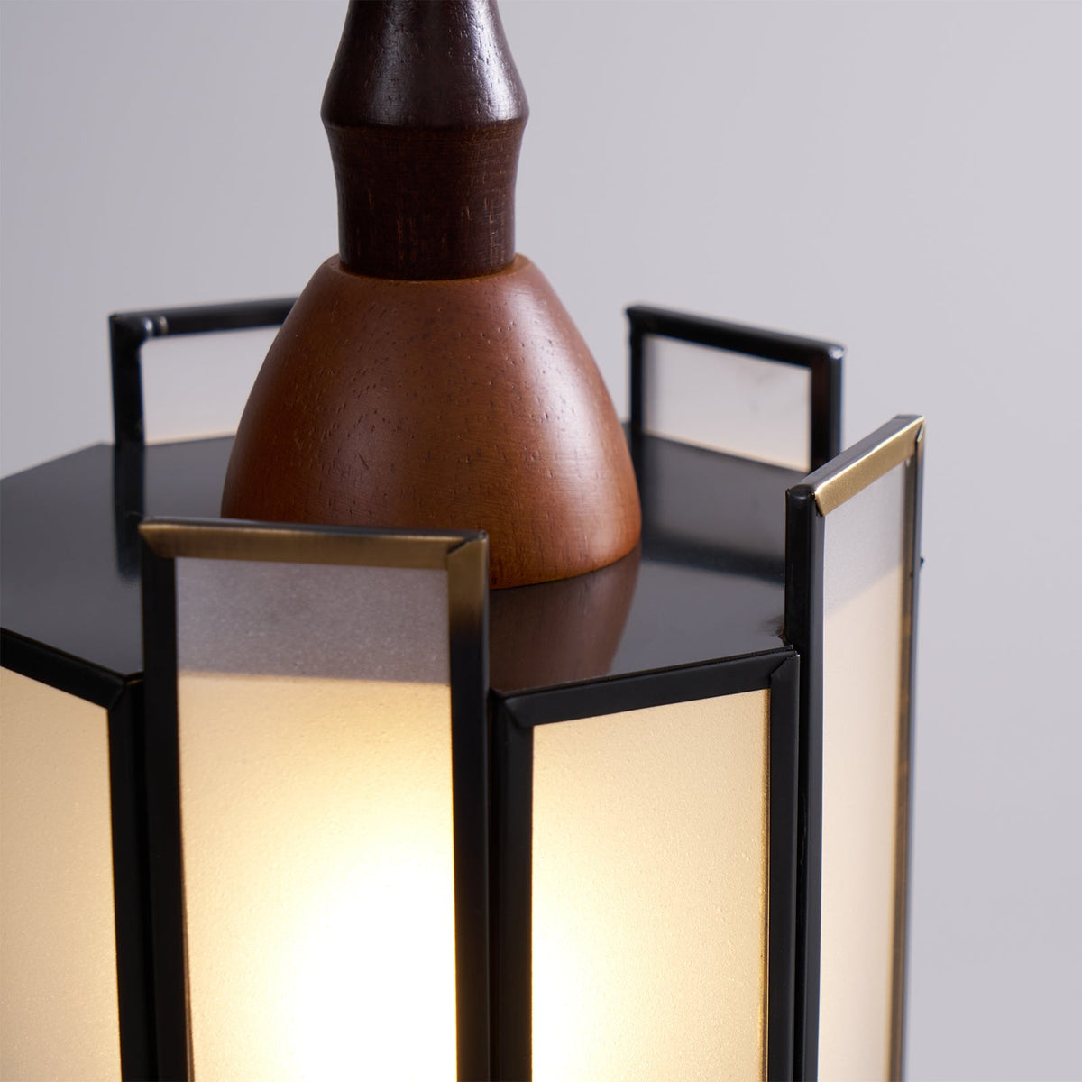 Ebjan Stained Glass Pendant Light