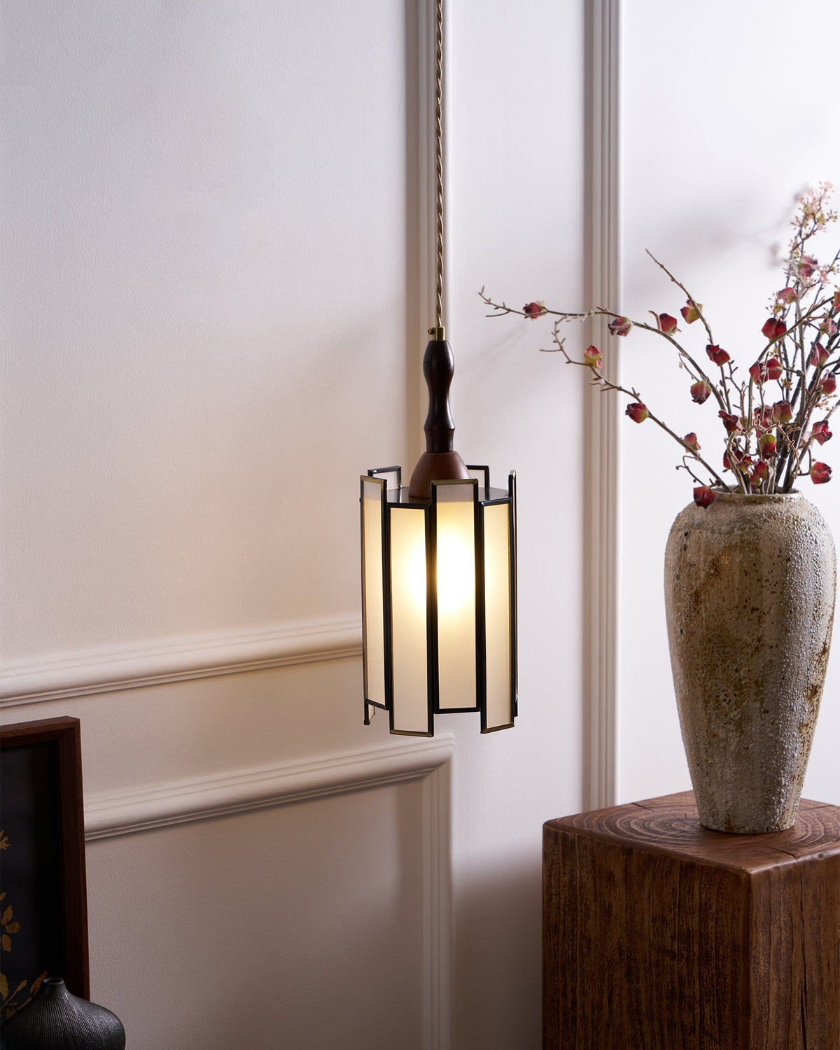 Ebjan Stained Glass Pendant Light