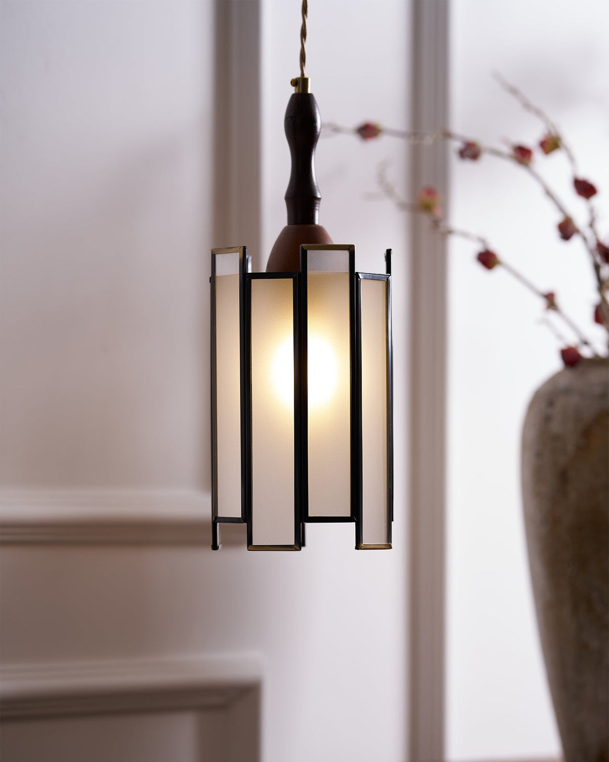 Ebjan Stained Glass Pendant Light