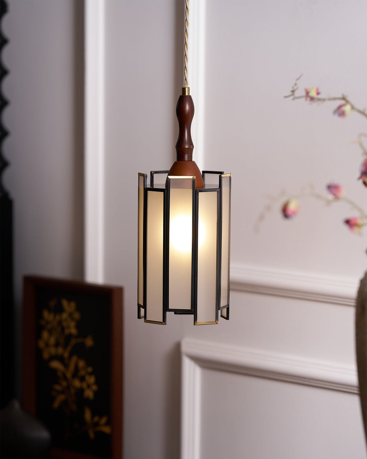 Ebjan Stained Glass Pendant Light