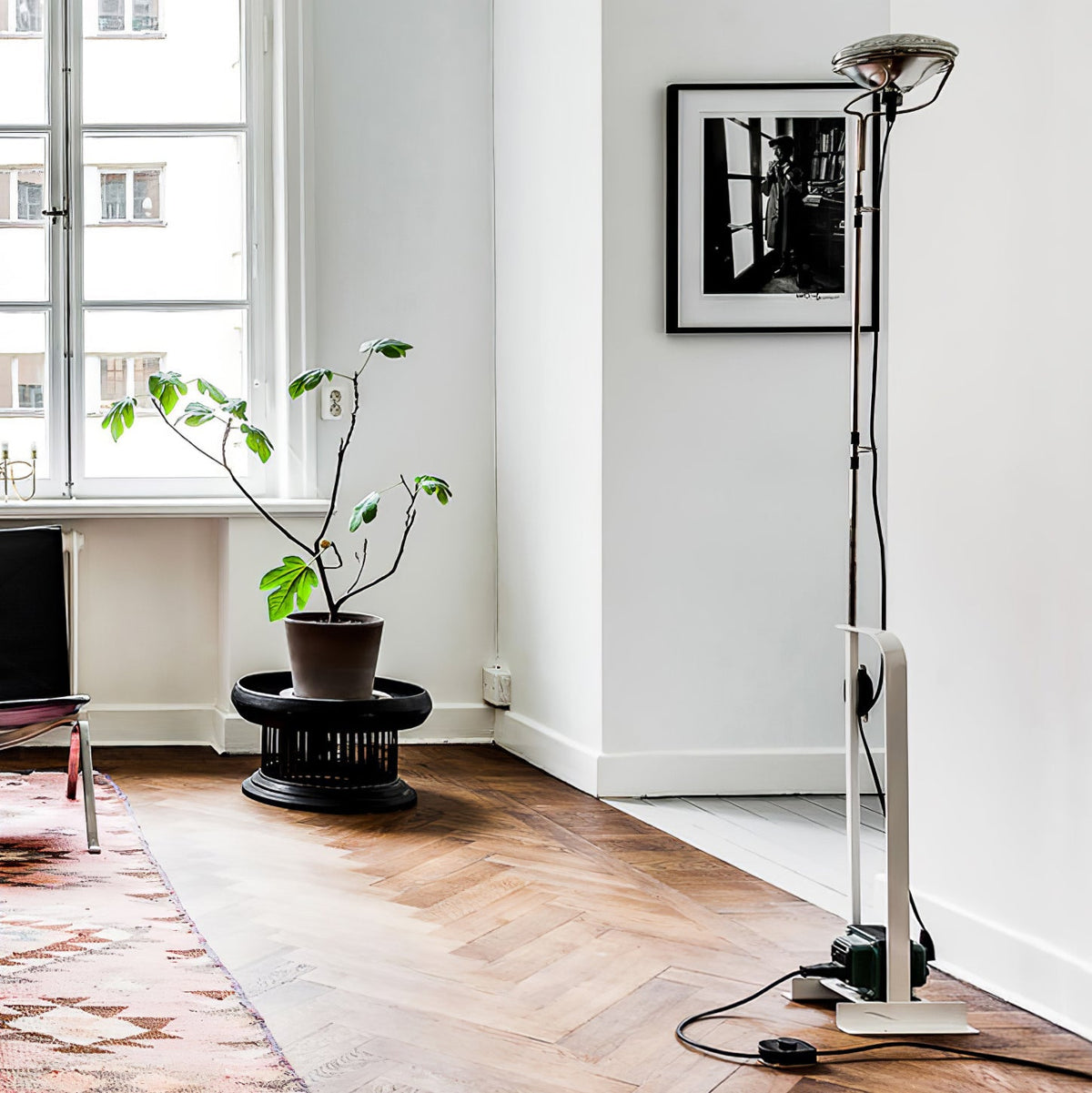 Jiro Contemporary Floor Lamp