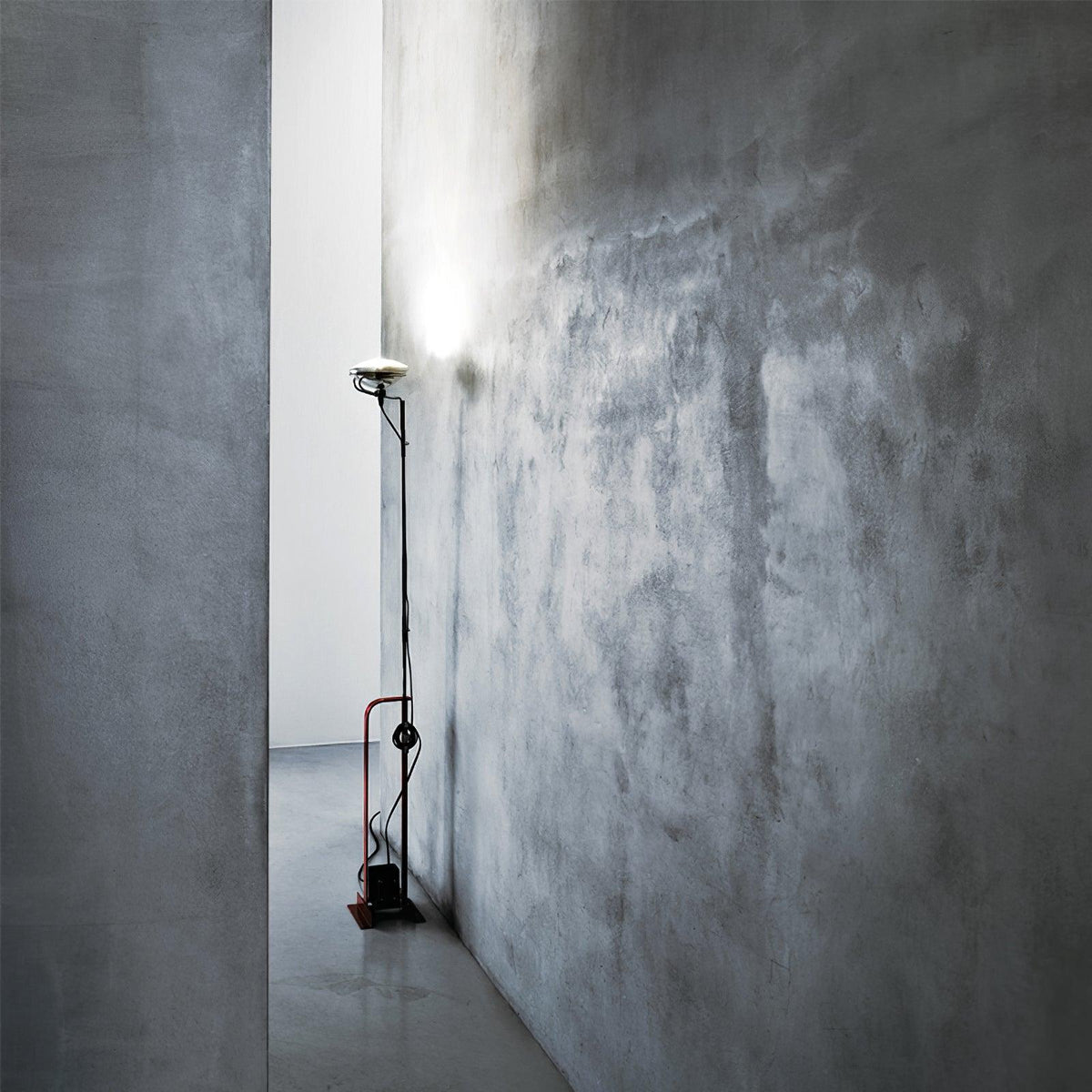 Jiro Contemporary Floor Lamp