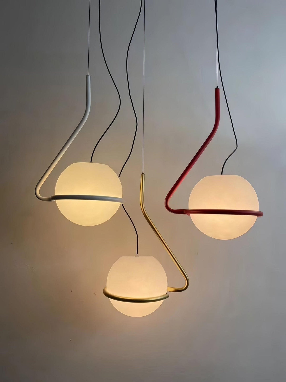 Circular Minimalist Pendant Lamp