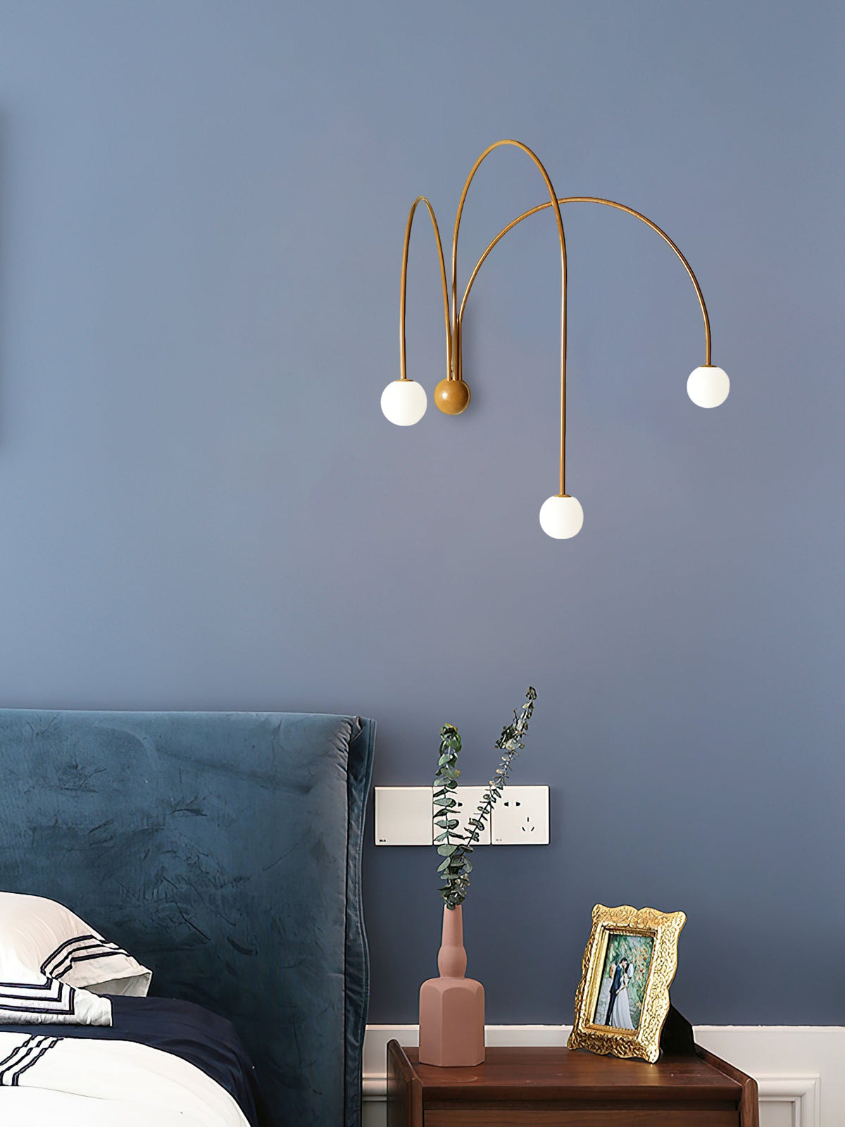 Porthyn Finale Wall Lamp