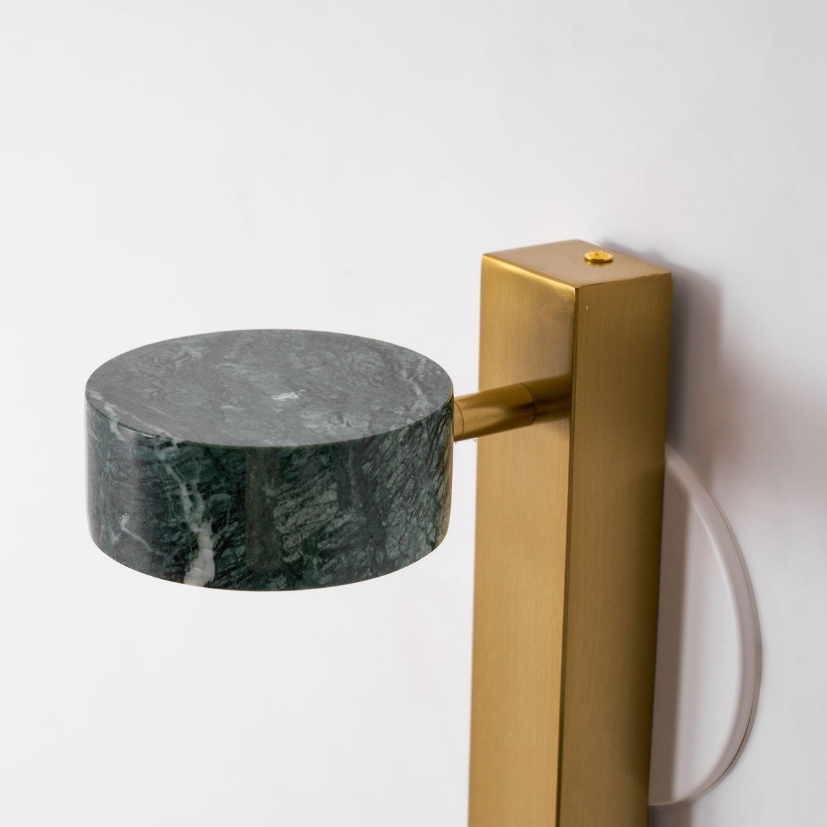 Seliseria Modern Wall Lamp
