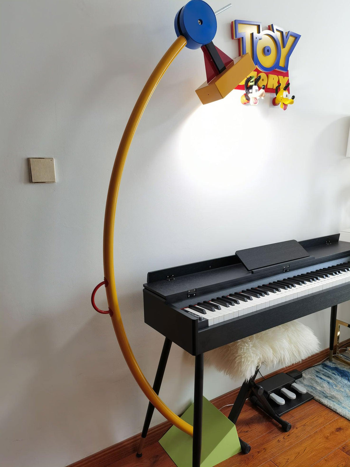 Ecori Acrylic Artistic Floor Lamp