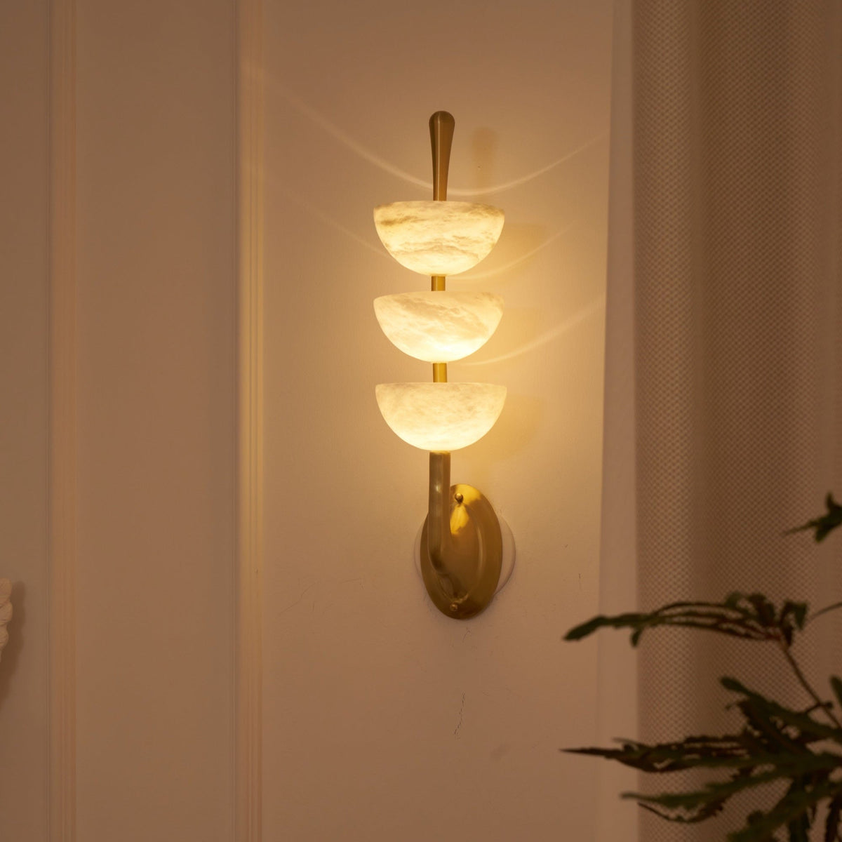 Pamio Triple Alabaster Indoor Wall Light