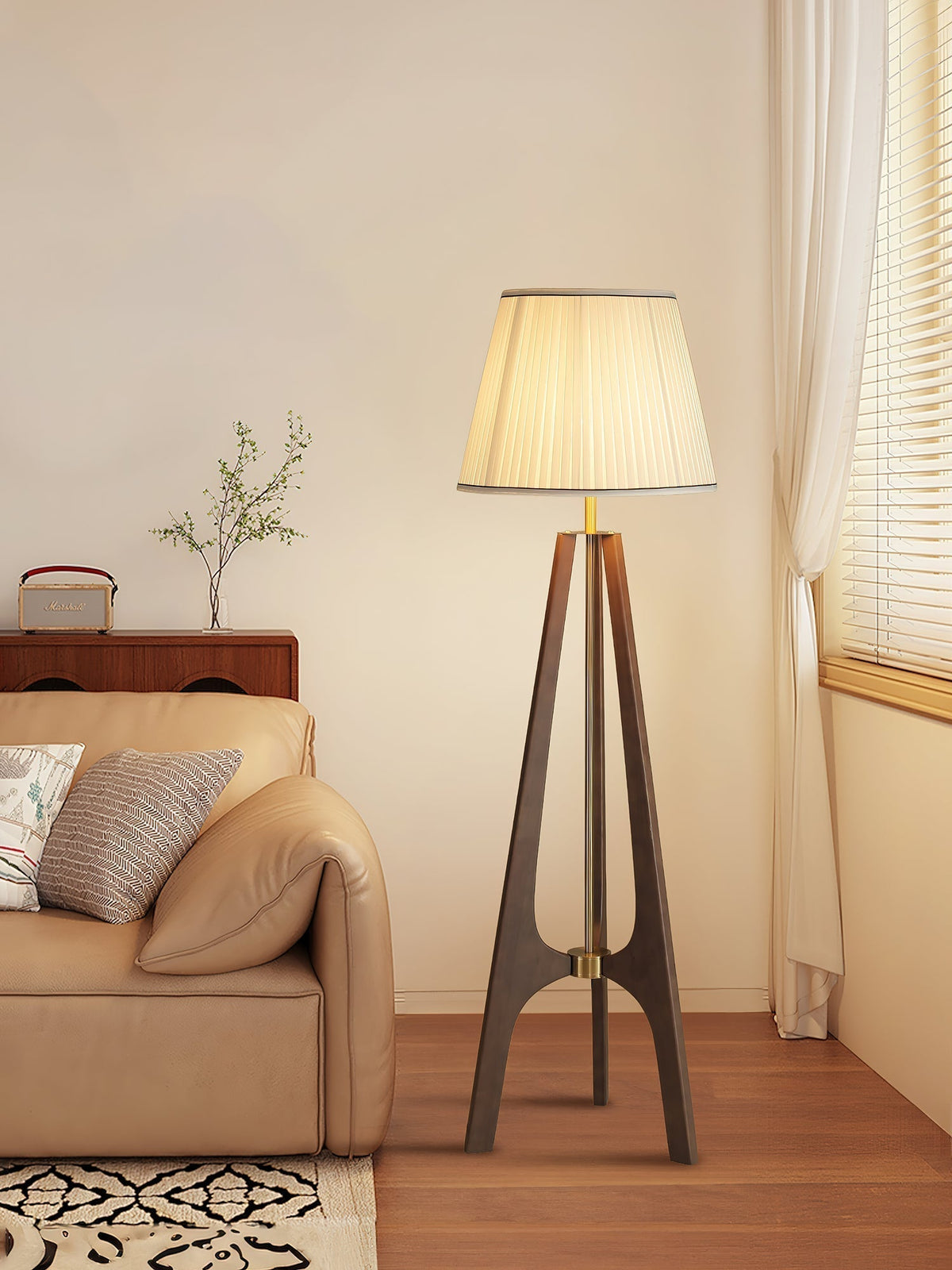 Halvyn Tripod Floor Lamp