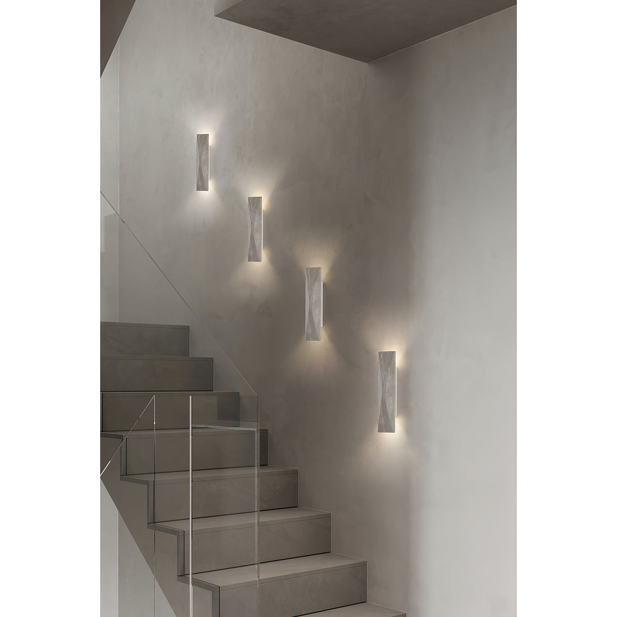 Taveenne Travertine Wall Lamp