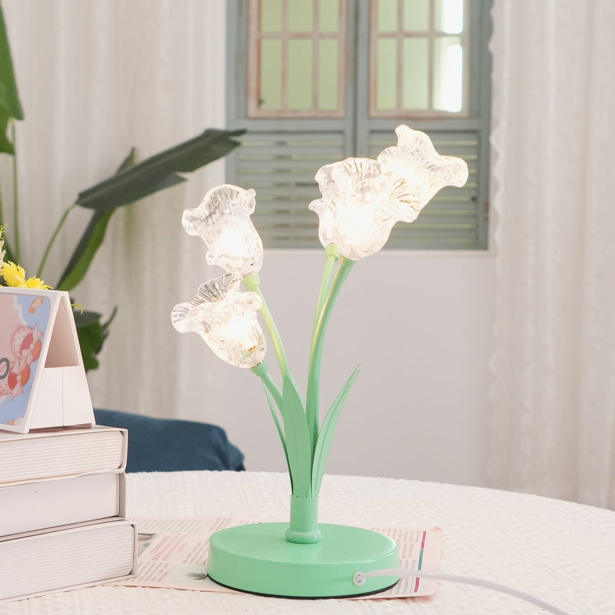 Aurdoril Whimsical Glass Table Lamp