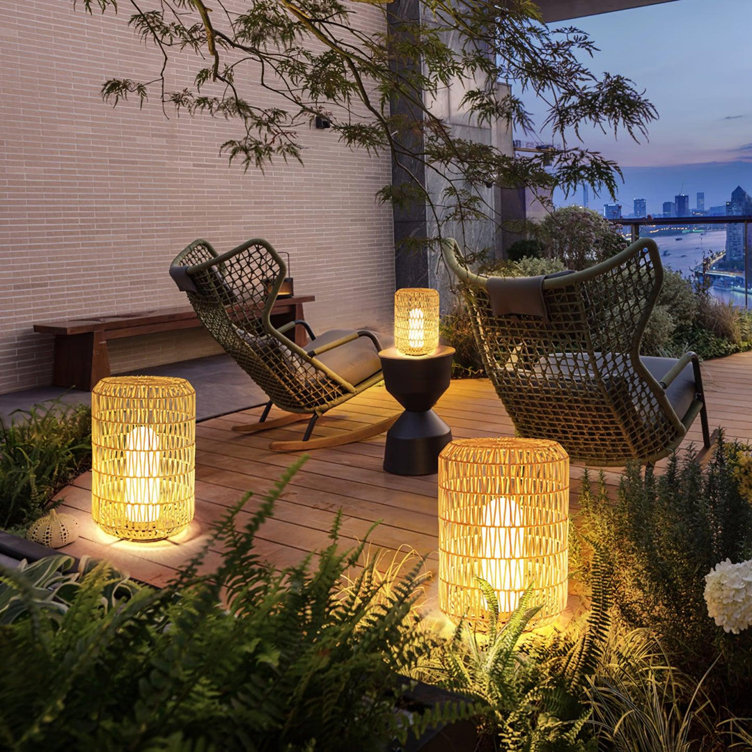 Velaleria Outdoor Light