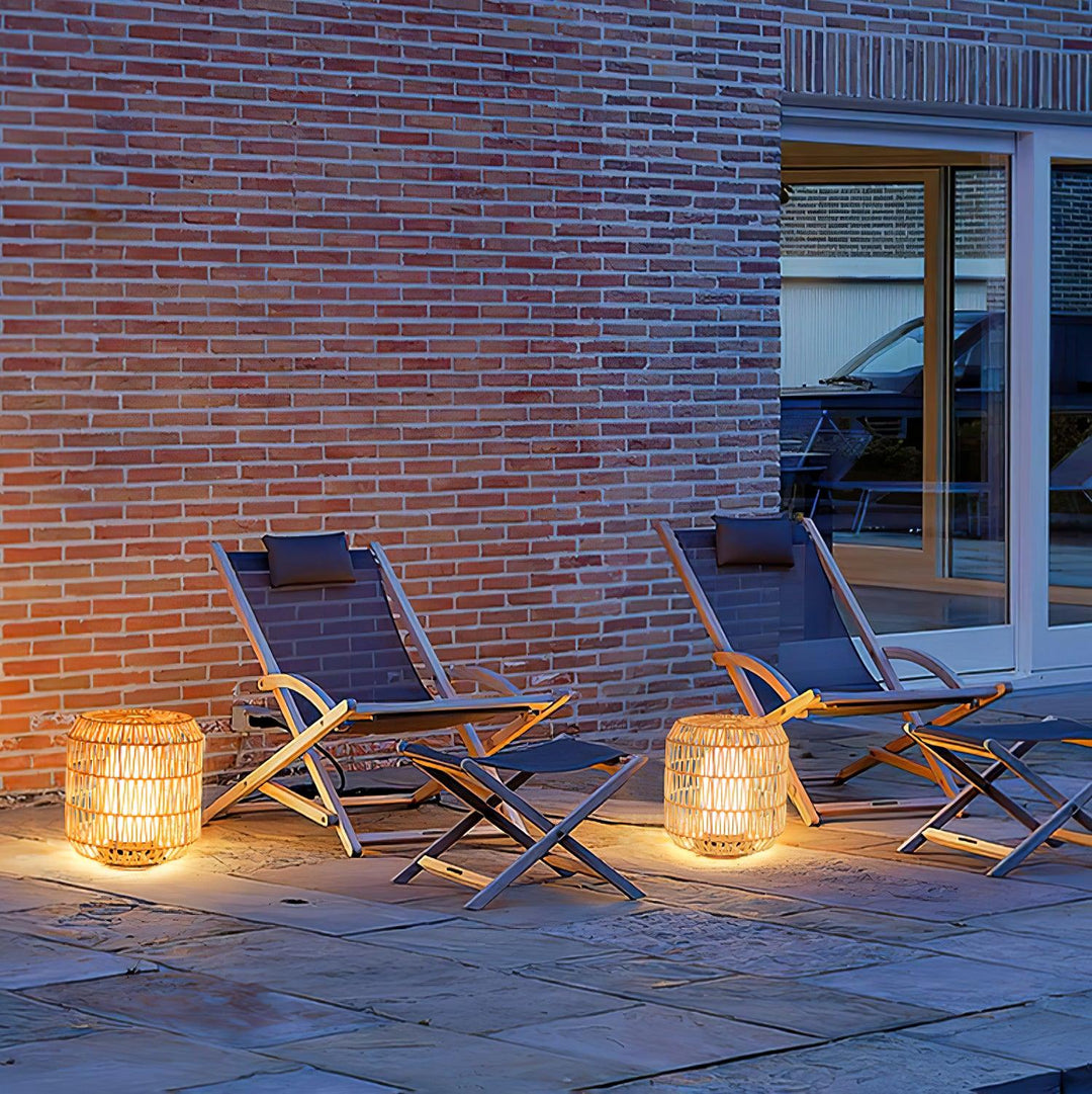Velaleria Outdoor Light