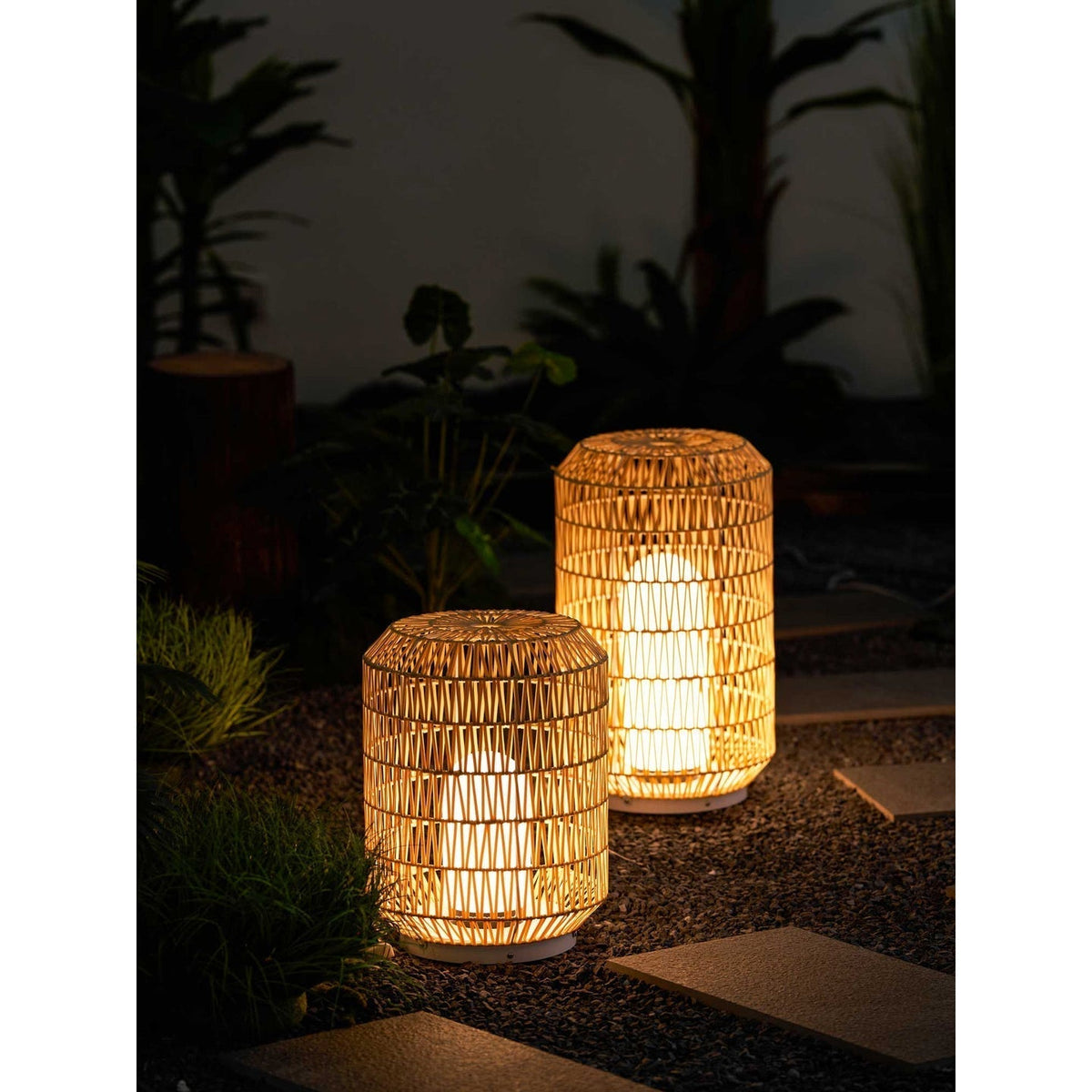 Velaleria Outdoor Light