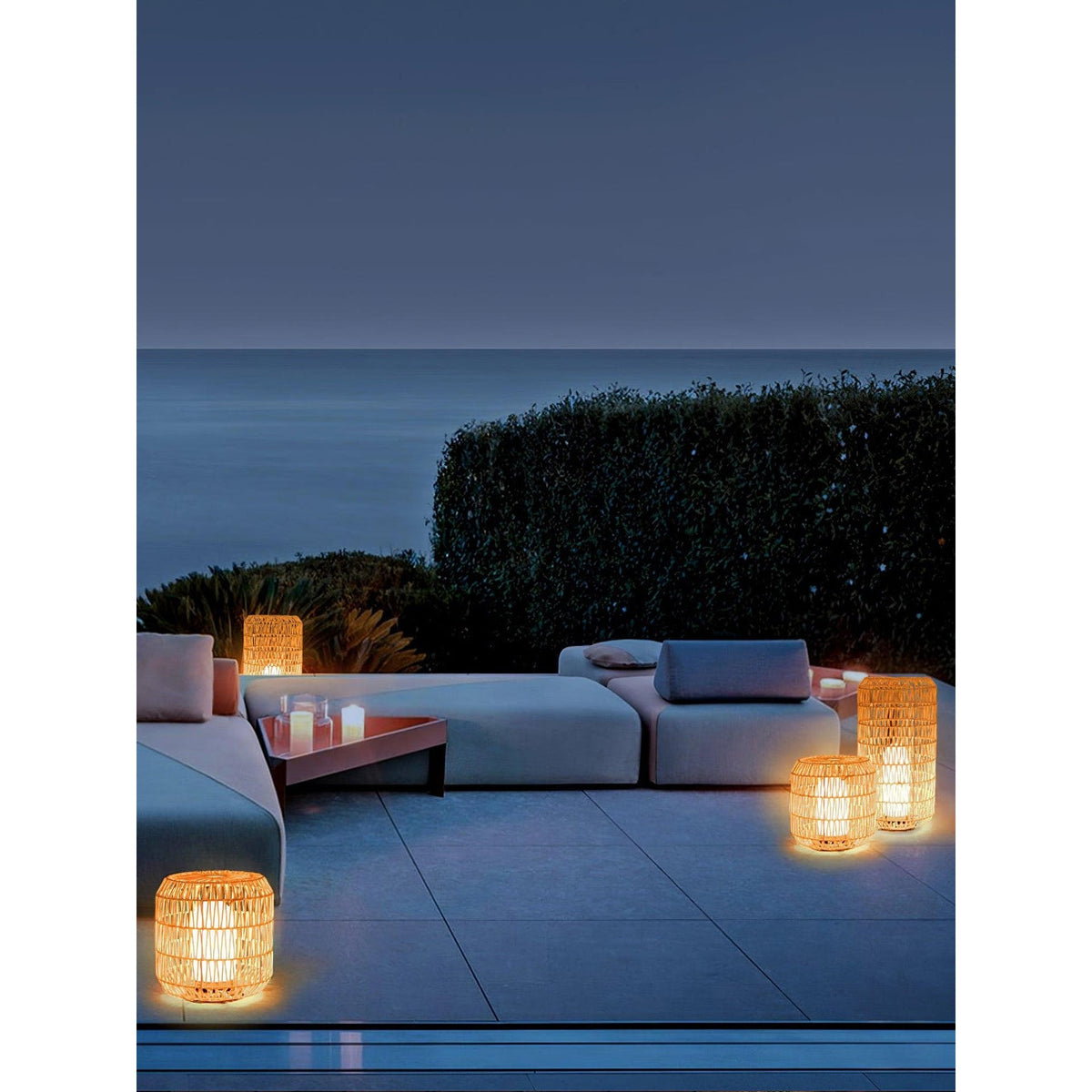 Velaleria Outdoor Light