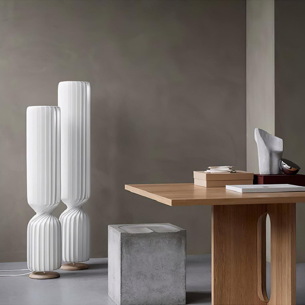 Oraeoril Modern PVC Floor Lamp