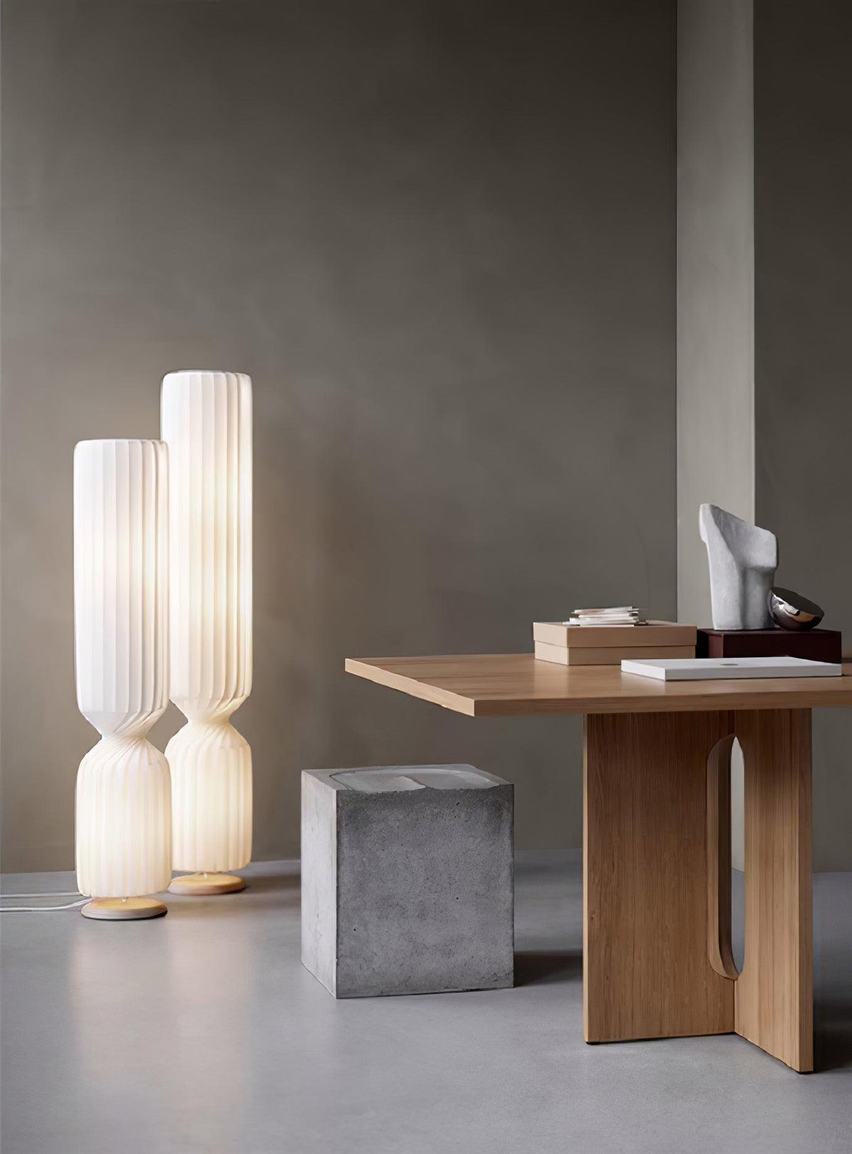 Oraeoril Modern PVC Floor Lamp