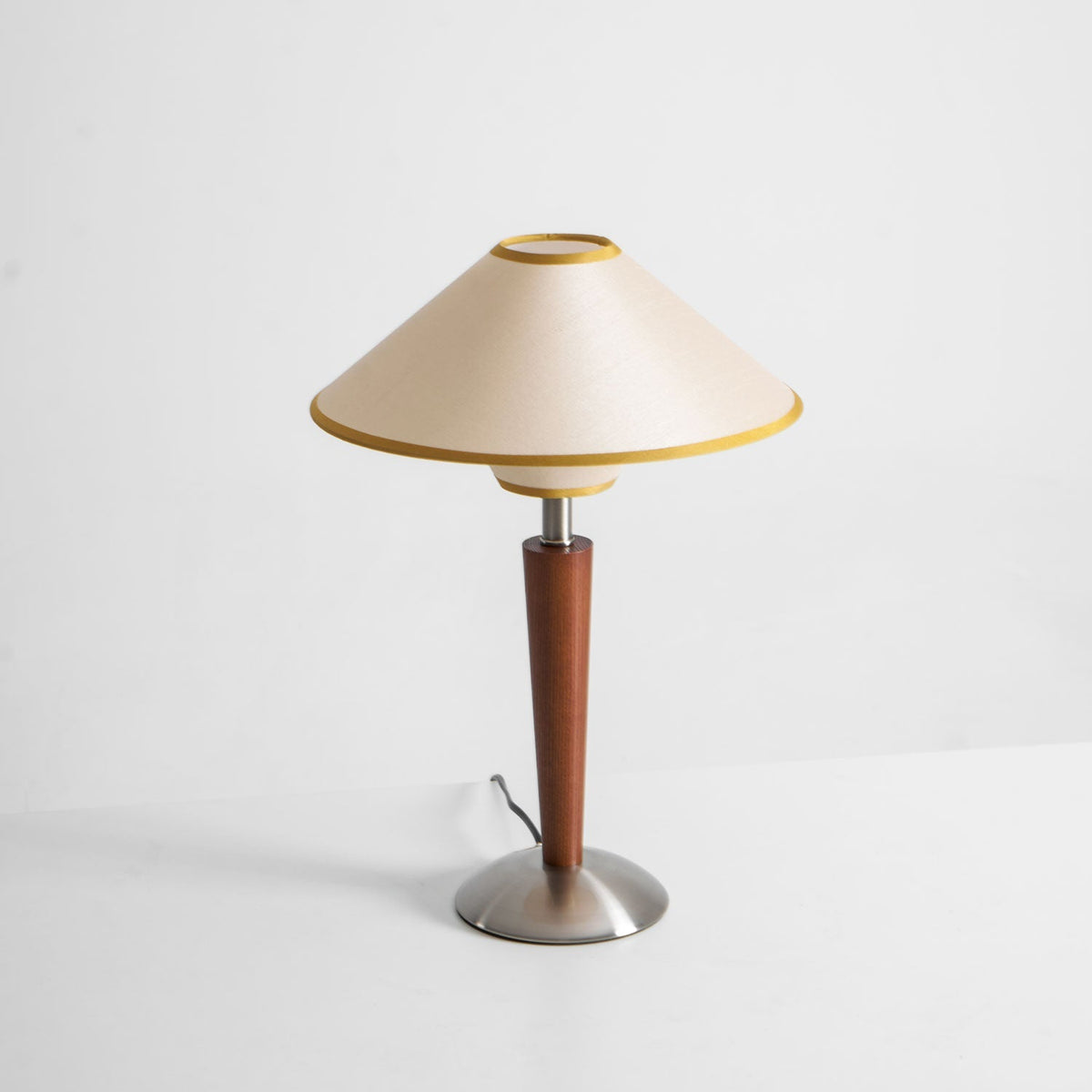 Vido Wood Table Lamp