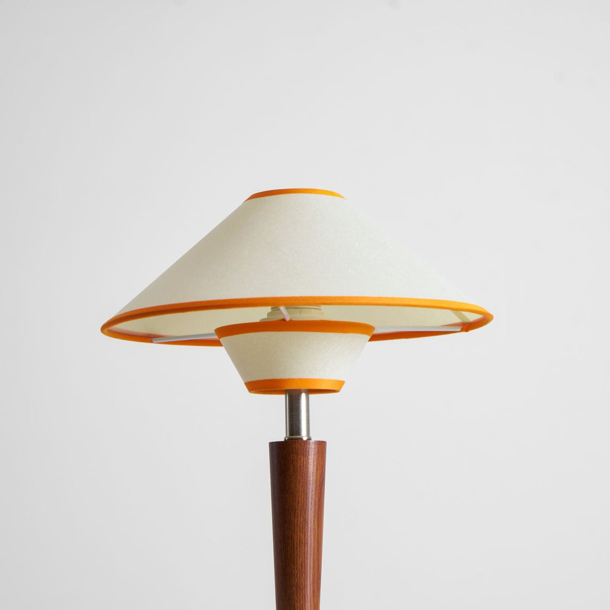 Vido Wood Table Lamp