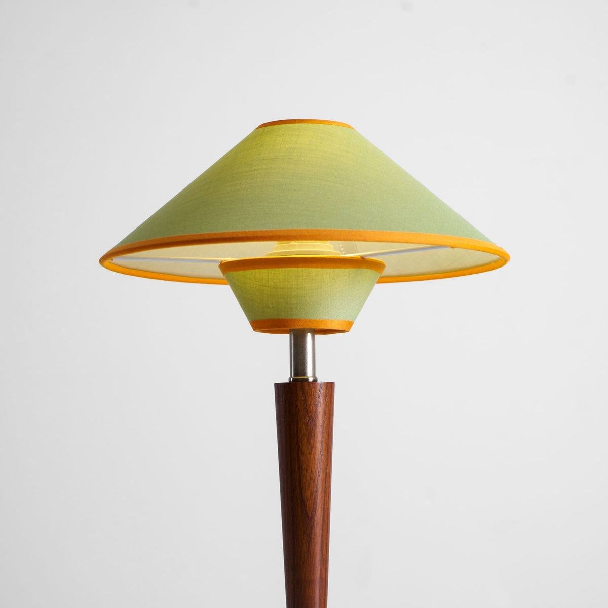 Vido Wood Table Lamp