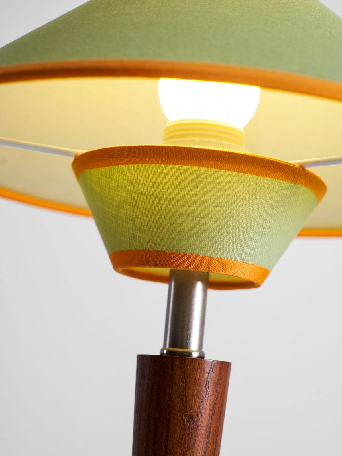 Vido Wood Table Lamp