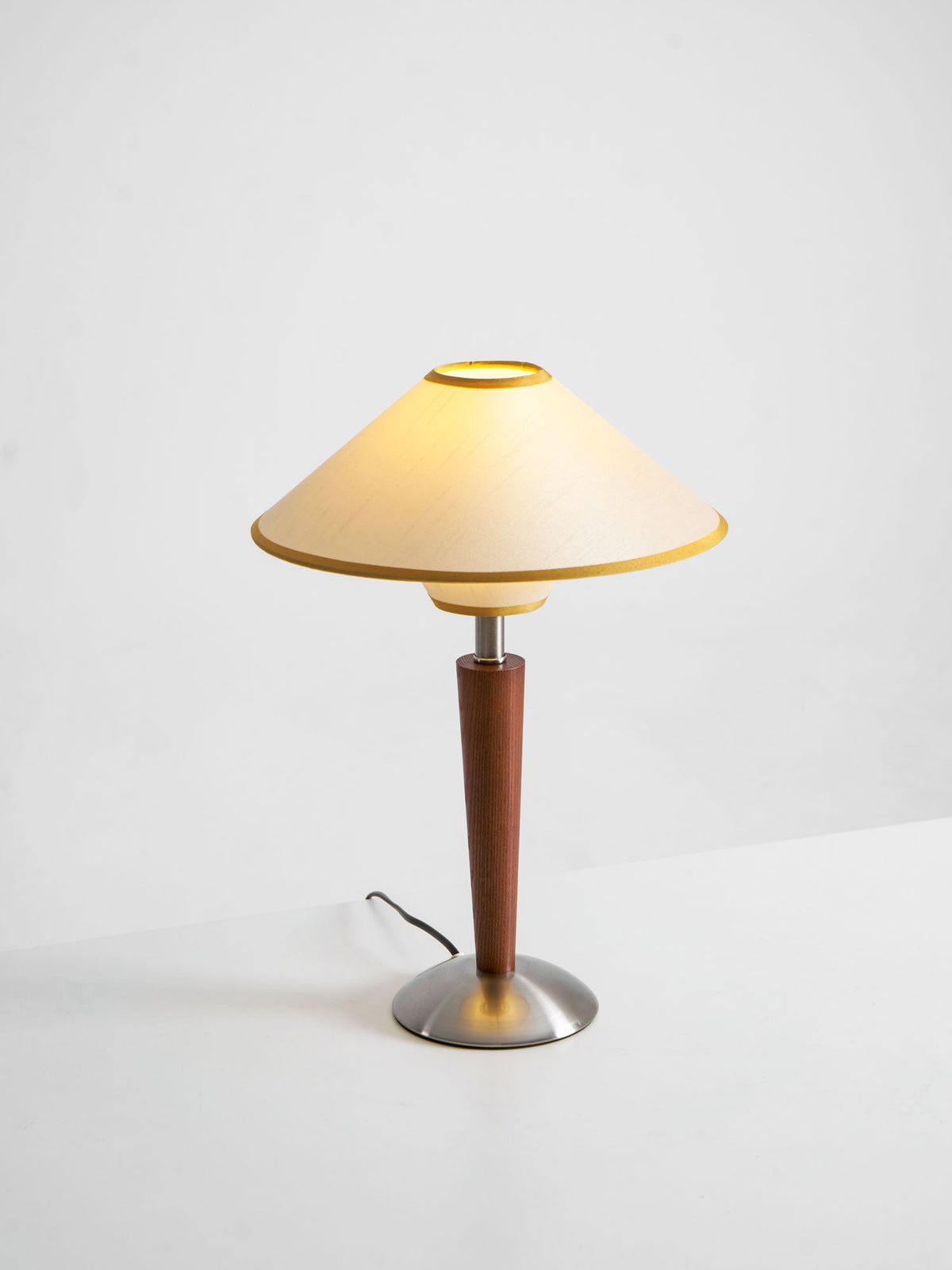 Vido Wood Table Lamp