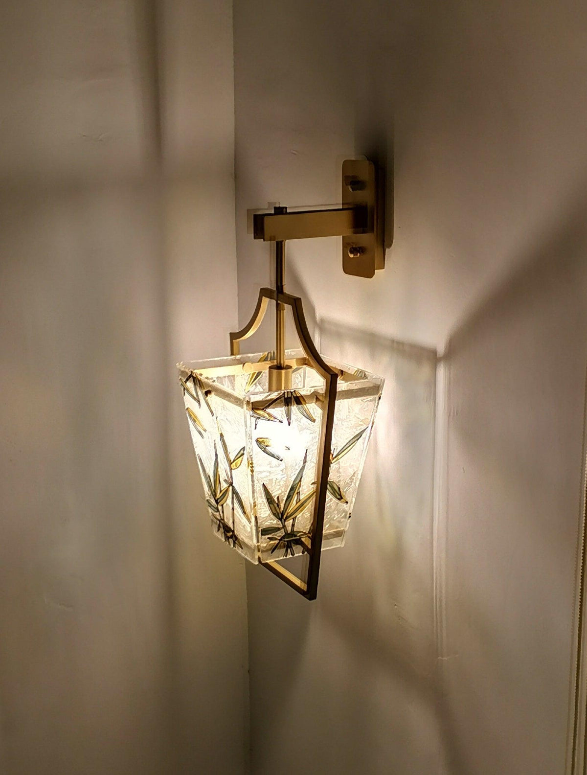 Zenith Elegant Brass Single Sconce