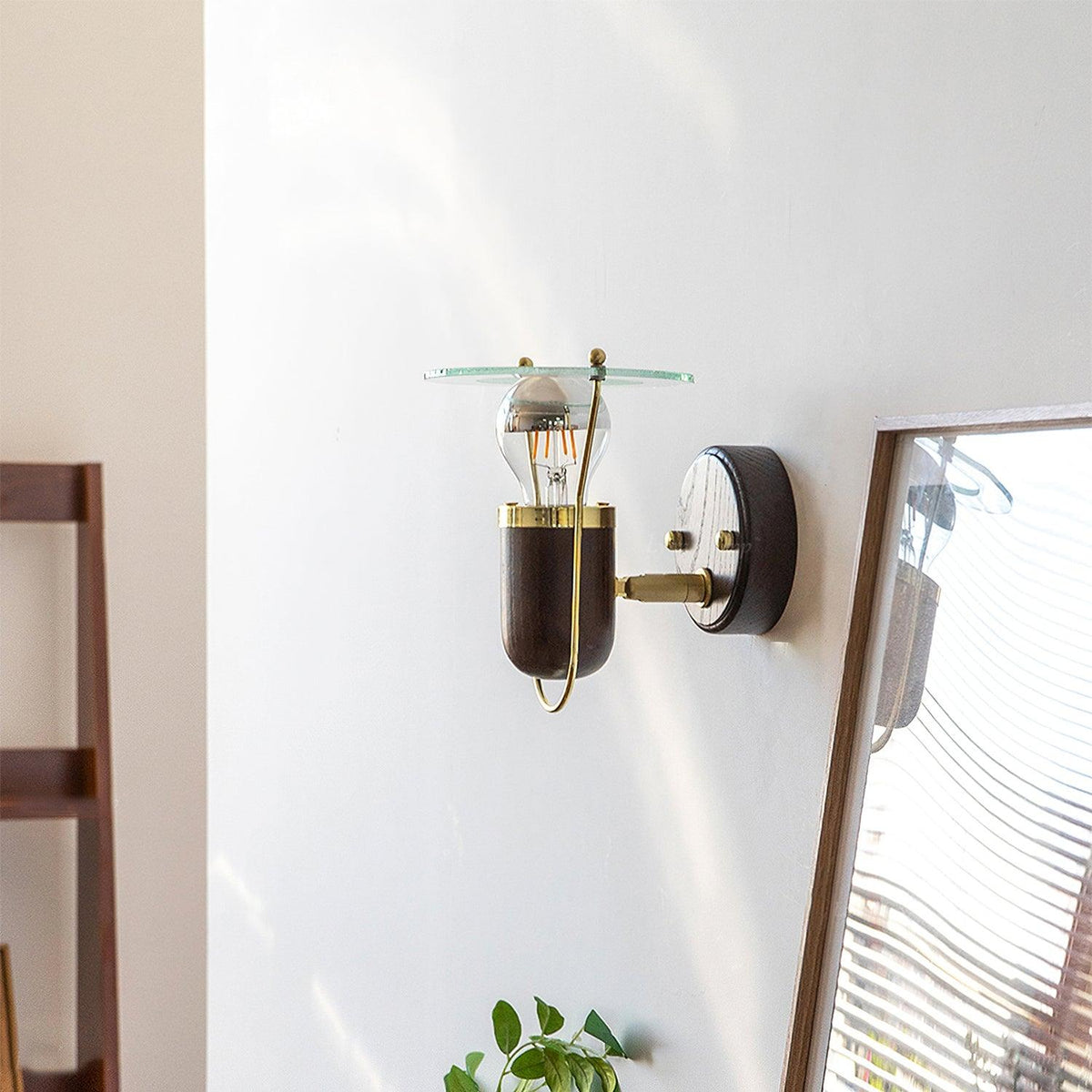 Syliraya Wood Retro Wall Light