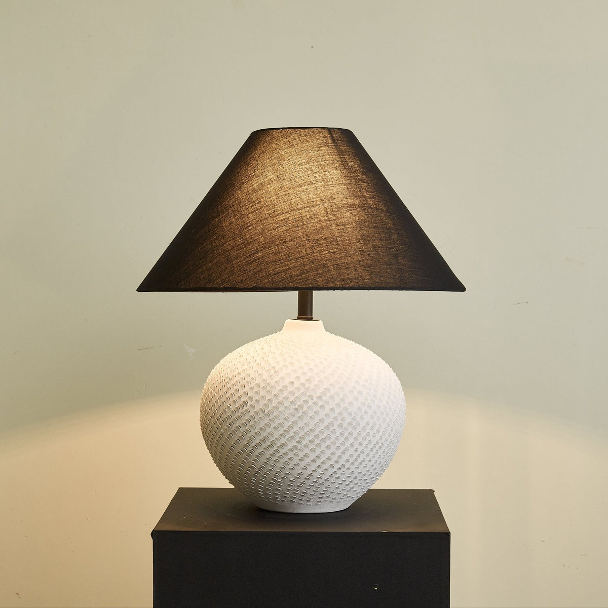 Elaarelle Minimalist Ceramics Table Lamp