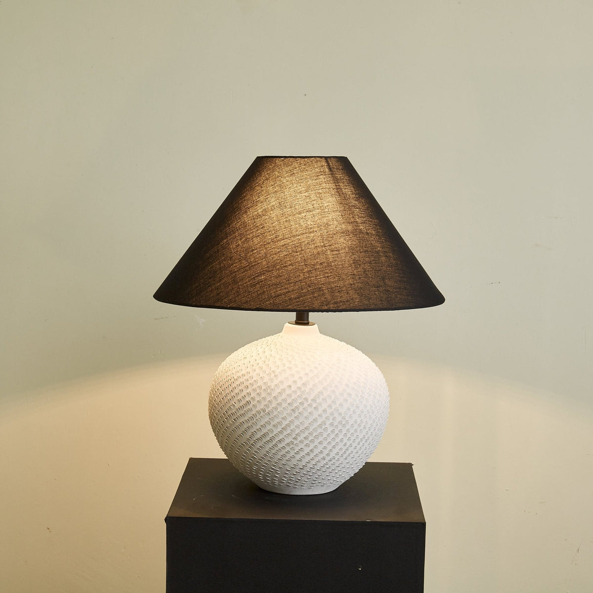 Elaarelle Minimalist Ceramics Table Lamp