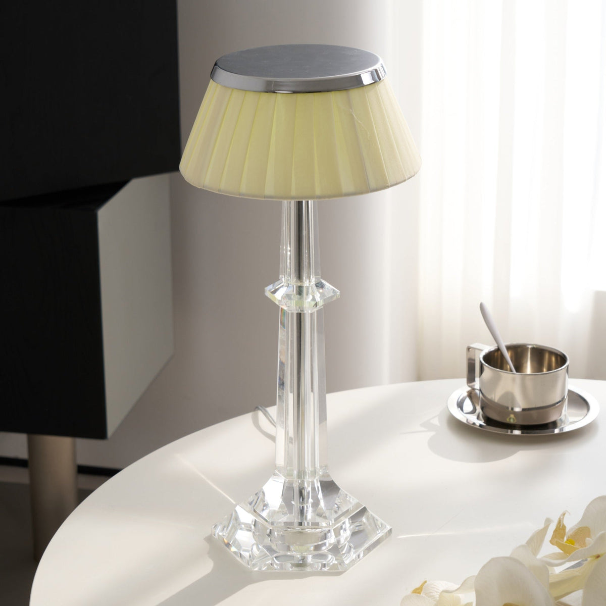 Haloza Fabric Luxurious Table Lamp