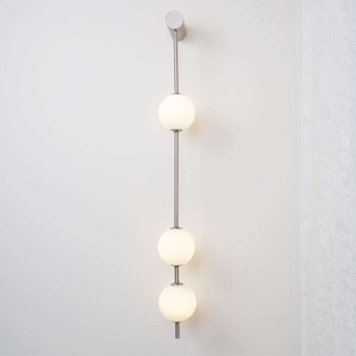 Willa Wall Lamp Vertical Balls Brass