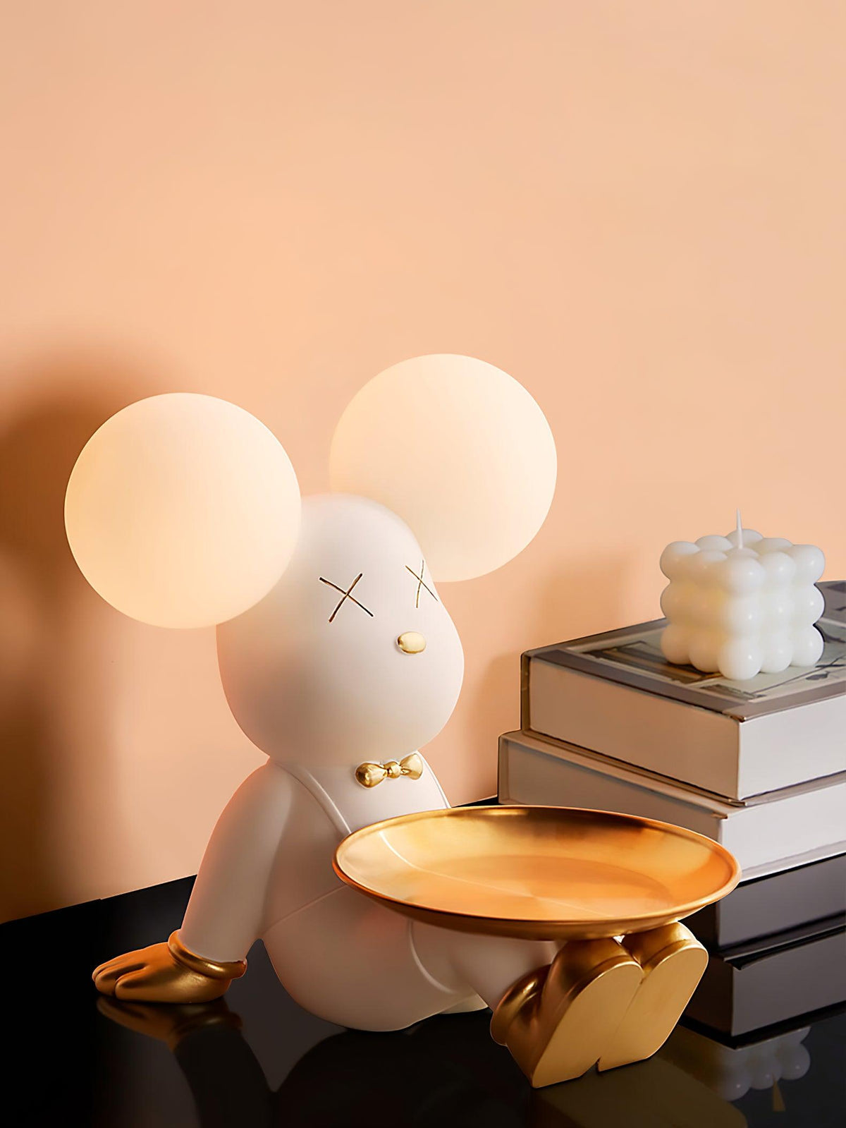 Wondel Resin Artistic Desk Lamp