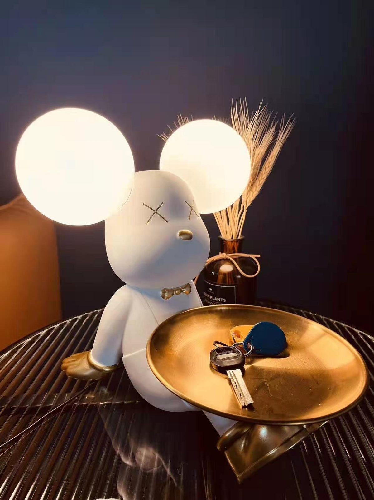 Wondel Resin Artistic Desk Lamp