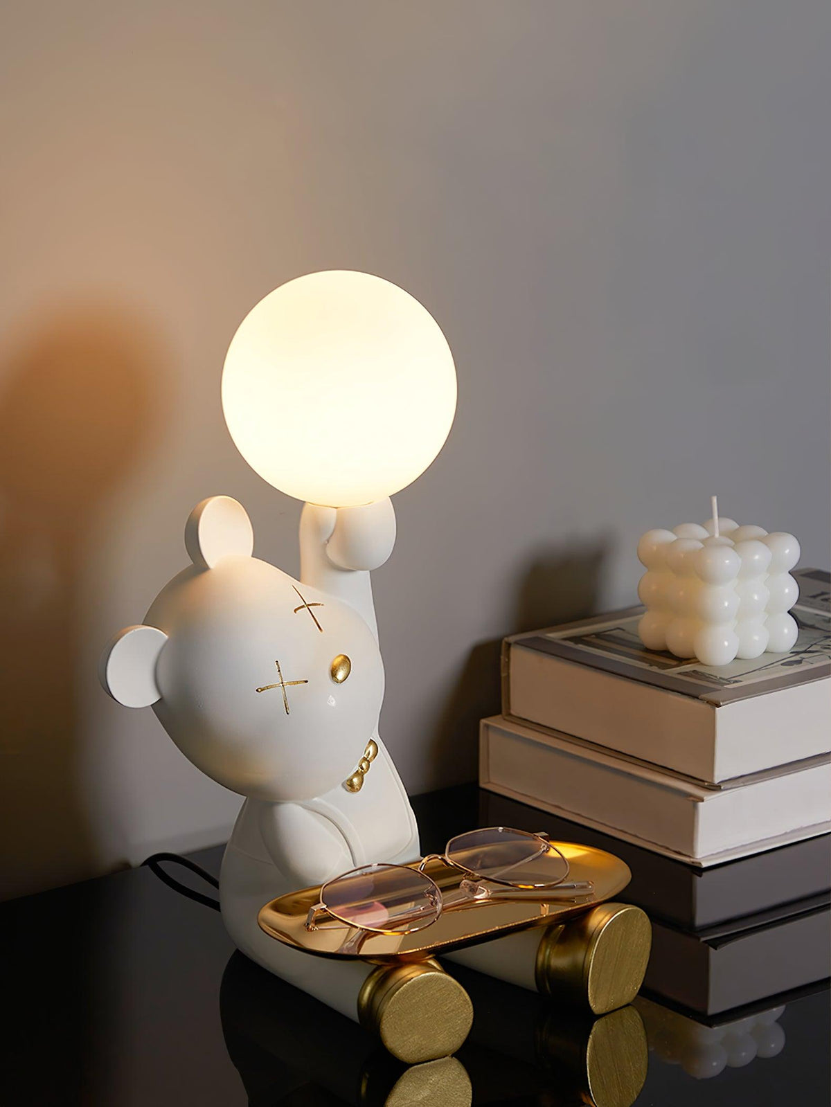 Wondel Resin Artistic Desk Lamp