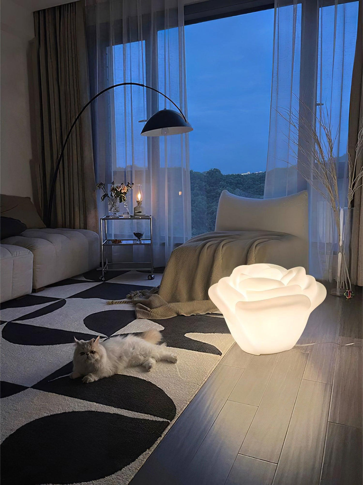 Rosebud Elegant Table Lamp