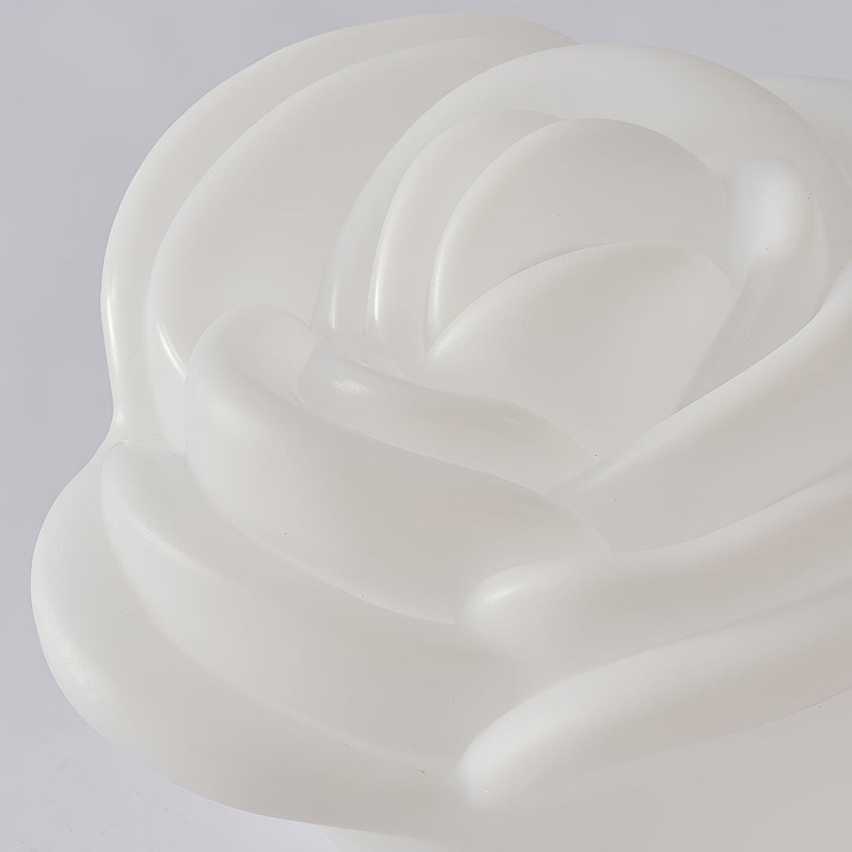 Rosebud Elegant Table Lamp