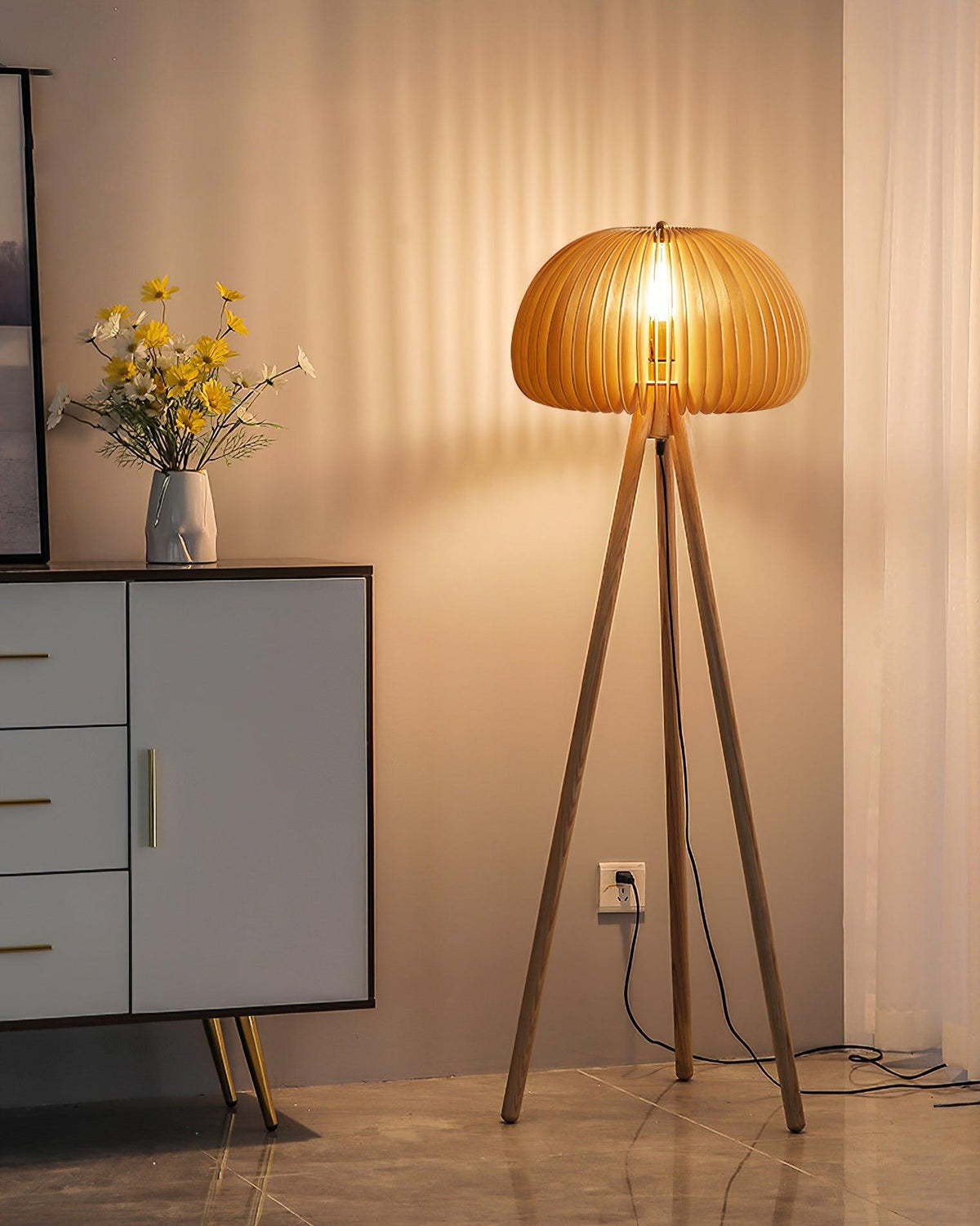 Zetalyre Wooden Tripod Floor Lamp