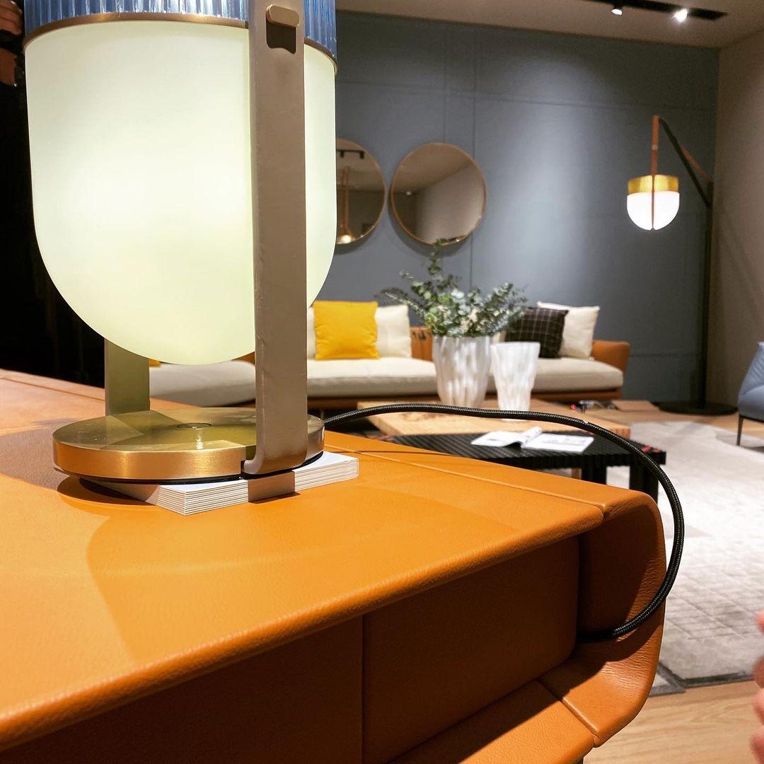 Kiorven Glass Artistic Table Lamp