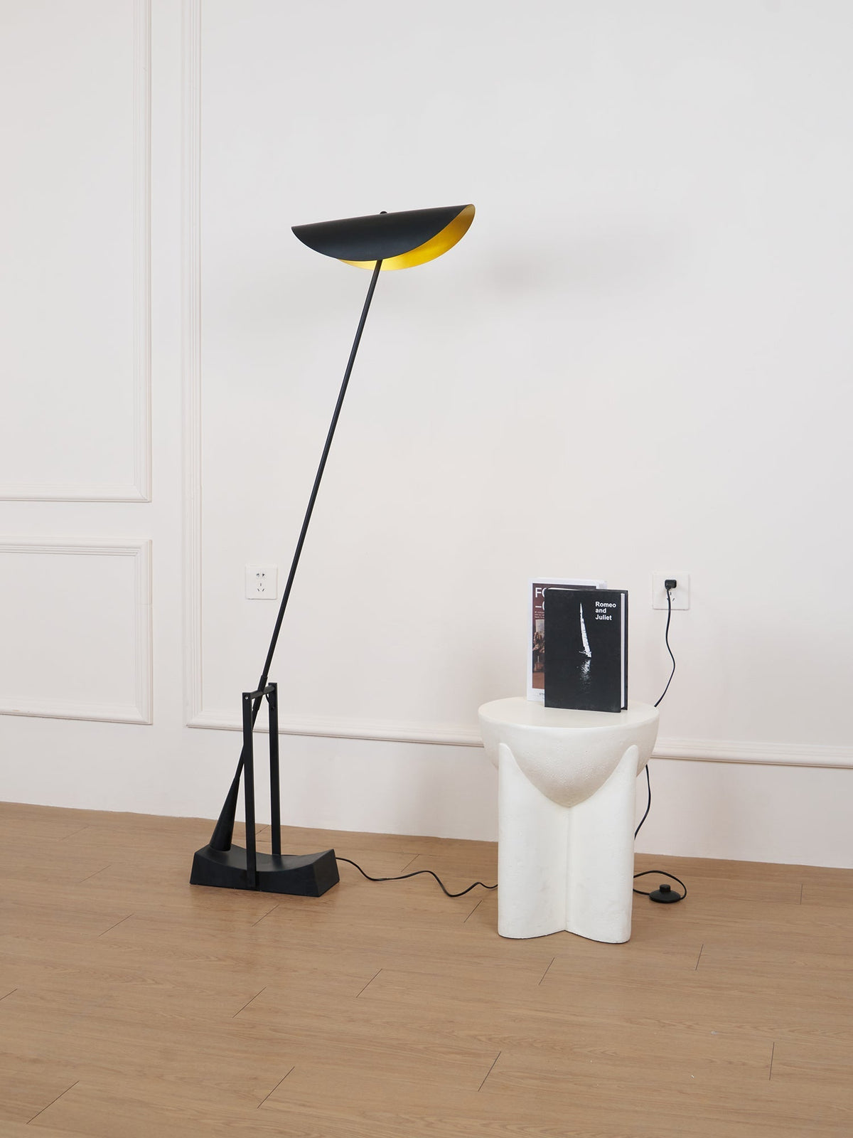 Teriisina Floor Lamp