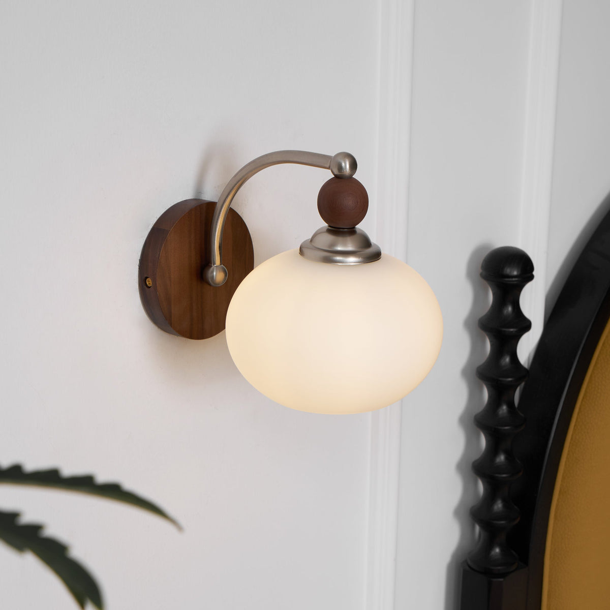 Vicare Premium Nordic Art Glass Wall Lamp