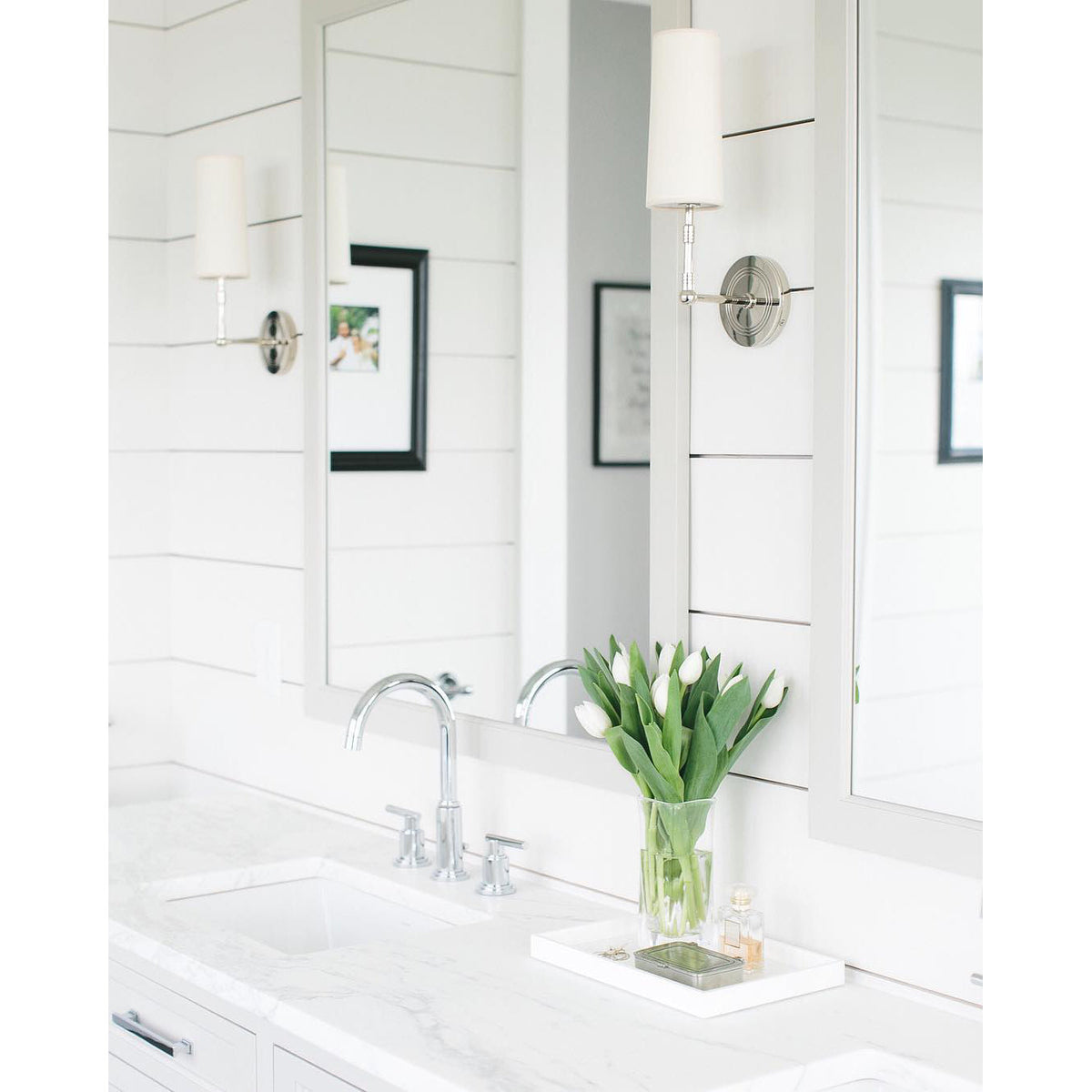 Elaiella Wall Lamp